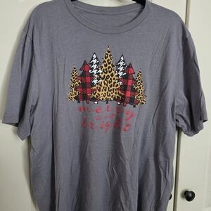 Gray Graphic Tee with Festive Tree Design